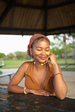 Load image into Gallery viewer, Cowire Shell Choker
