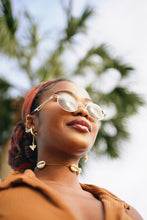 Load image into Gallery viewer, Cowire Shell Choker
